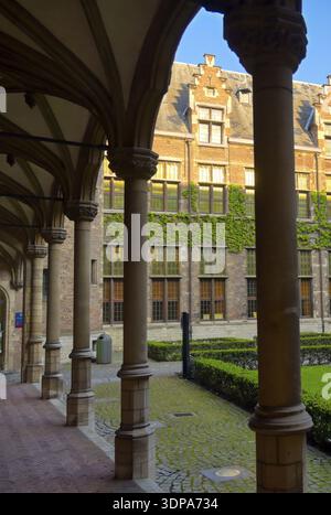 Anversa, Belgio - 28 Aprile 2019 - L'Università di Anversa (Universiteit Antwerpen) è una delle principali università belghe che si trova nella città di Foto Stock
