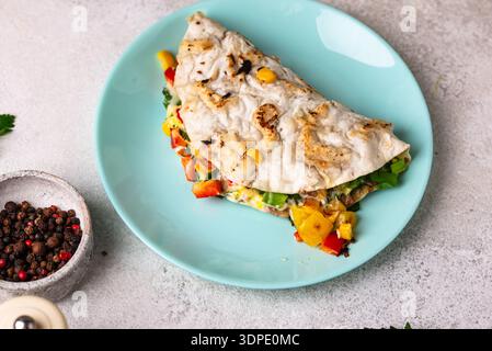 Tradizionale quesadilla messicana con verdure Foto Stock