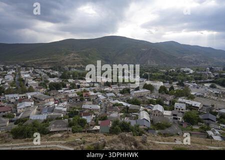 Gori, Georgia. 9 settembre 2025. Vista panoramica della città georgiana di Gori, conosciuta come il luogo di nascita del rivoluzionario comunista e sovietico Foto Stock
