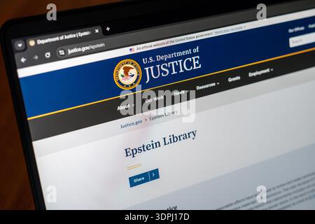 Screen With ha aperto la Epstein Library sul sito web del Dipartimento di giustizia degli Stati Uniti d'America - 2 febbraio 2026 Foto Stock
