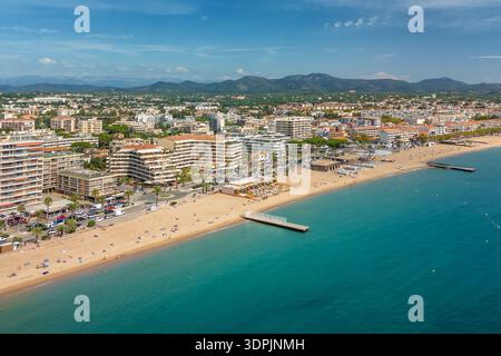 Vista aerea della località turistica di Sainte-Raphael sulla costa della Costa Azzurra, Francia meridionale. Foto Stock