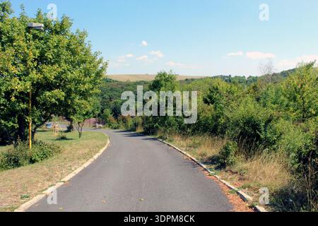 Tramonto sulle Rolling Hills vicino a Kosice, Slovacchia - paesaggio tranquillo della campagna Foto Stock