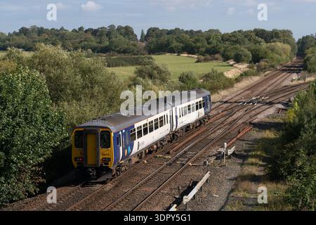 Stockton, Contea di Durham, Regno Unito. 2 settembre 2025. Foto di Richard Holmes. Nord 09:27 da Bishop Auckland a Saltburn, servizio ferroviario con classe 156 156475. Foto Stock