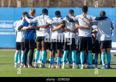 Seattle, Washington, Stati Uniti. 14 febbraio 2026. 16 febbraio 2026; Renton, Washington, USA; Seattle Sounders che iniziano l'11 huddle all'inizio della partita di pre-stagione Seattle vs Louisville City FC presso la sede di allenamento di Sounders Melissa Levin-Zuma Press (immagine di credito: © Melissa Levin/ZUMA Press Wire) SOLO PER USO EDITORIALE! Non per USO commerciale! Foto Stock