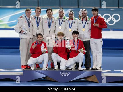 Milano, Lombardia, Italia. 17 febbraio 2026. 17 febbraio 2026: Medagliere uomini Team Pursuit Italia (oro), USA (argento) e Cina (Credit Image: © Mark Edward Harris/ZUMA Press Wire) SOLO USO EDITORIALE! Non per USO commerciale! Foto Stock
