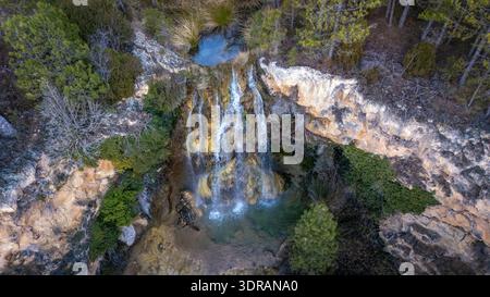 Vista spettacolare della cascata Hiedra a Mora de Rubielos, Teruel, Aragona, Spagna Foto Stock