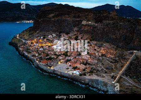 Vista aerea di Monemvasia, una città della Laconia, Grecia. Foto Stock