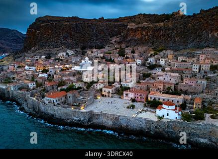 Vista aerea di Monemvasia, una città della Laconia, Grecia. Foto Stock