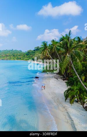 Splendida vista aerea della romantica spiaggia sulla splendida isola di Koh Kood, Thailandia Foto Stock
