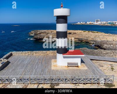 Faro di Colònia de Sant Jordi, sa Puntassa, colonia di Sant Jordi, Ses Salines, Isole Baleari, Maiorca, Spagna Foto Stock