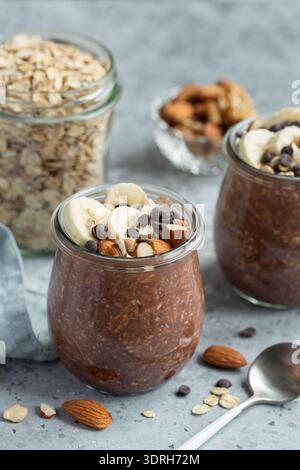 Avena al cioccolato senza glutine per la notte Foto Stock