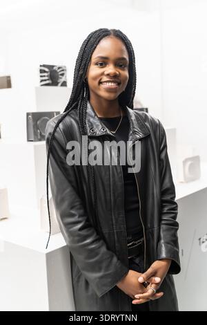 Londra, Regno Unito. 19 febbraio 2026. Londra, Nosakhari presenta la collezione di borse Modern Circuit, una reinterpretazione del classico Butler in collaborazione con Tega Akinola Credit: Independent Photo Agency/Alamy Live News Foto Stock