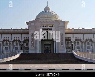 Palazzo culturale nella Piazza culturale, Sharjah, Emirati di Sharjah, Emirati Arabi Uniti Foto Stock