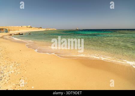 Strand am Roten Meer bei al-Qusair oder El Quseir, Ägypten, Afrika | Spiaggia del Mar Rosso vicino a El Qoseir, Egitto, Africa Foto Stock