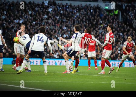 London, UK. 22nd Feb, 2026. Eberechi Eze of Arsenal scores his teams 1st goal. Premier League match, Tottenham Hotspur v Arsenal at the Tottenham Hotspur Stadium in London on Sunday 22nd February 2026. this image may only be used for Editorial purposes. Editorial use only pic by Andrew Orchard/Alamy Live news Foto Stock