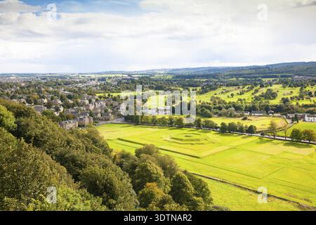 La città di Stirling vista aerea dal castello Foto Stock