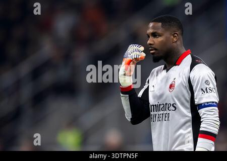 Mike Maignan of AC Milan gestures during the Serie A football match between AC Milan and Parma Calcio. Foto Stock