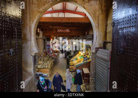 Meknes in Marocco, mercato alimentare locale Foto Stock