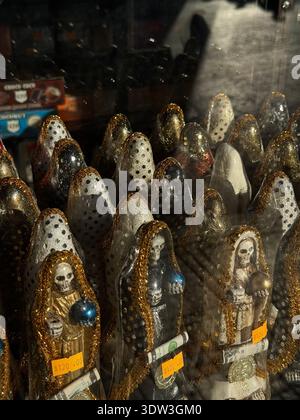 Statuette in un negozio, centro historico, Merida Messico Foto Stock