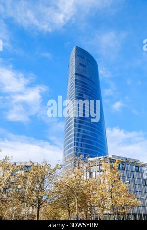 Torre Iberdrola (Torre Iberdrola) moderno grattacielo di vetro a Bilbao, Spagna Foto Stock