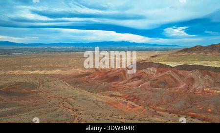 Skyline aerea di Las Vegas Red Rock Desert e Storm Clouds Nevada Foto Stock