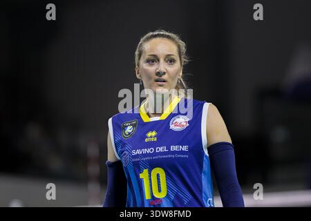 Firenze, Italia. 25 febbraio 2026. MAJA OGNENOVIC durante Savino del bene Scandicci vs Igor Gorgonzola Novara, CEV Champions League Women volley match a Firenze, Italia, febbraio 25 2026 crediti: Independent Photo Agency/Alamy Live News Foto Stock