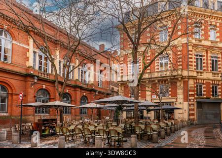 L'affascinante Little Place de la Bourse a Tolosa, Occitanie, Francia Foto Stock