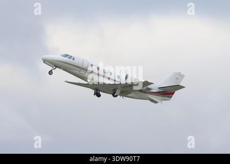G-NJAC, NETJETS UK, Cessna 560 Citation Excel, partenza dall'aeroporto di Londra Stansted, Essex, Regno Unito il 25 ottobre 2025 Foto Stock