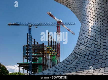Gru a torre in un cantiere edile a città del Messico, Messico Foto Stock