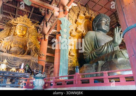 Grande Buddha del Tempio di Todaiji, Nara, Honshu, Giappone Foto Stock