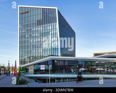 Lussemburgo, città di Lussemburgo, Plateau du Kirchberg, Infinity project, 3 utilizza un unico progetto, centro commerciale, uffici e appartamenti di fascia alta Foto Stock