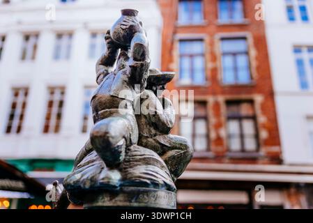 La Moisson - De Oogst. Fontana nel centro città. Bruxelles, Bruxelles-capitale, Belgio, Europa Foto Stock