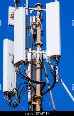 Antenna per rete mobile. Málaga, Andalucía, Spagna, Europa Foto Stock