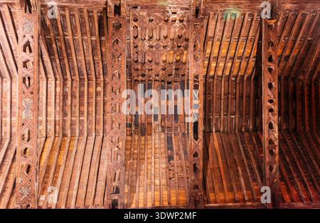 Struttura del tetto Mudéjar policroma. Convento di San Domenico. Ora il Palacio de Congresos de Ronda, Málaga, Andalucía, Spagna, Europa Foto Stock