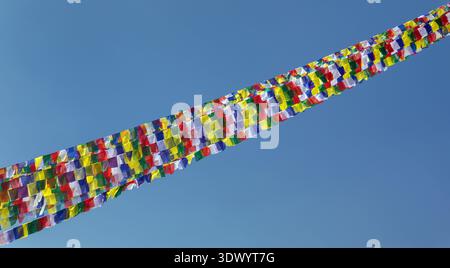 Bandiere di preghiera Boudhanath stupa a Kathmandu, buddismo in Nepal Foto Stock
