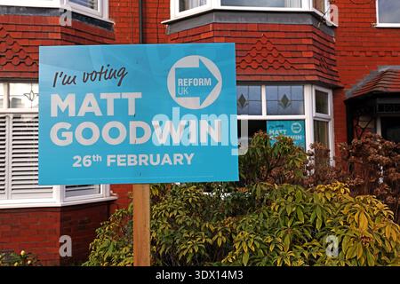 Reform UK “i'm voting Matt Goodwin” firma del giardino per le elezioni suppletive parlamentari di Gorton e Denton, datate 26 febbraio, Denton, Greater Manchester. Foto Stock