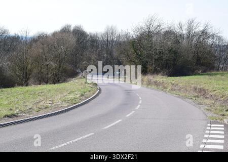 Strada tortuosa in Francia fino a Saarbrücken, Germania Foto Stock