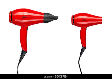 Asciugacapelli elettrico rosso isolato su sfondo bianco. Asciugacapelli professionale mostrato con e senza attacco ugello concentratore. Casa moderna Foto Stock