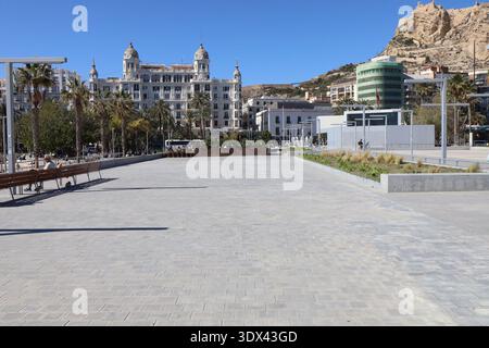 Port Esplanade, Explanada del Puerto, passeggiata pedonale lungo il porto, città di Alicante, provincia di Alicante, Spagna Foto Stock
