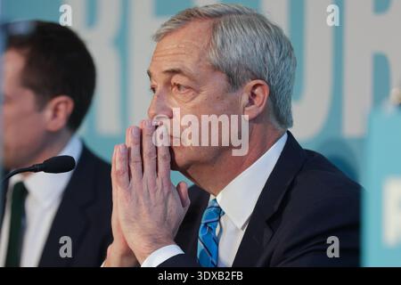Londra. REGNO UNITO. 2 marzo 2026. Riformare il leader britannico Nigel Farage in una conferenza stampa Reform UK nel centro di Londra prima della dichiarazione di primavera e del risultato delle elezioni suppletive di Gorton e Denton. Crediti: Dinendra Haria/Alamy Live News Foto Stock
