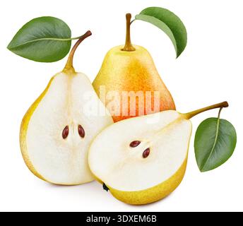 Pere gialle fresche intere e tagliate a metà con foglia isolata su fondo bianco. Percorso di ritaglio della pera gialla. Foto Stock