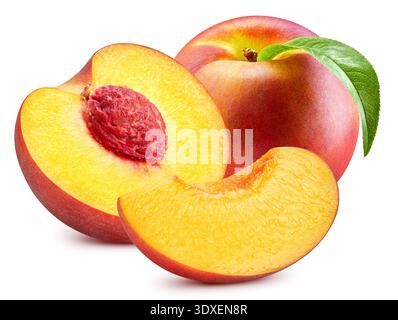 Frutti di pesca maturi su sfondo bianco. Percorso di ritaglio isolato dalla pesca. Foto di studio macro Peach Foto Stock