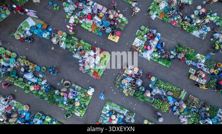 Vista aerea del mercato agricolo Cho Chom Hom a Tien Giang, Vietnam Foto Stock