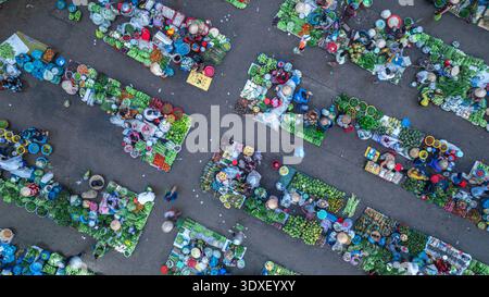Vista aerea del mercato agricolo Cho Chom Hom a Tien Giang, Vietnam Foto Stock