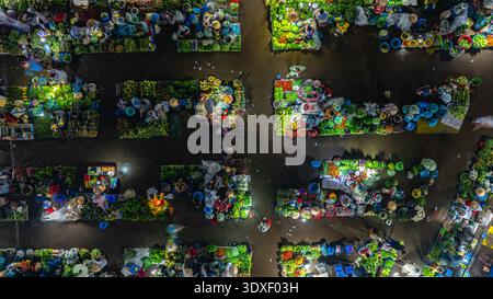 Vista aerea del mercato agricolo Cho Chom Hom a Tien Giang, Vietnam Foto Stock