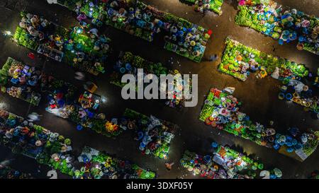 Vista aerea del mercato agricolo Cho Chom Hom a Tien Giang, Vietnam Foto Stock