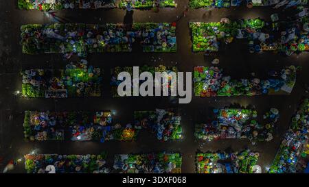 Vista aerea del mercato agricolo Cho Chom Hom a Tien Giang, Vietnam Foto Stock