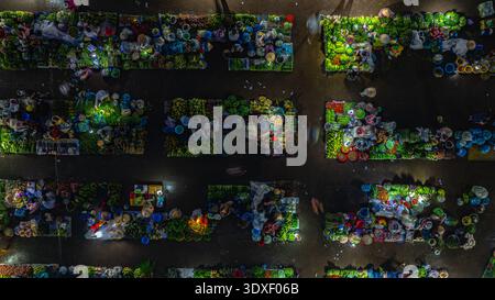 Vista aerea del mercato agricolo Cho Chom Hom a Tien Giang, Vietnam Foto Stock