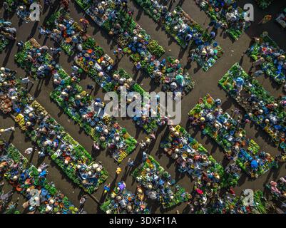 Vista aerea del mercato agricolo Cho Chom Hom a Tien Giang, Vietnam Foto Stock
