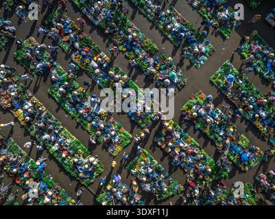 Vista aerea del mercato agricolo Cho Chom Hom a Tien Giang, Vietnam Foto Stock